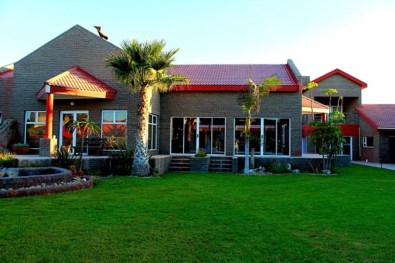 Garden to Indoor Pool Area