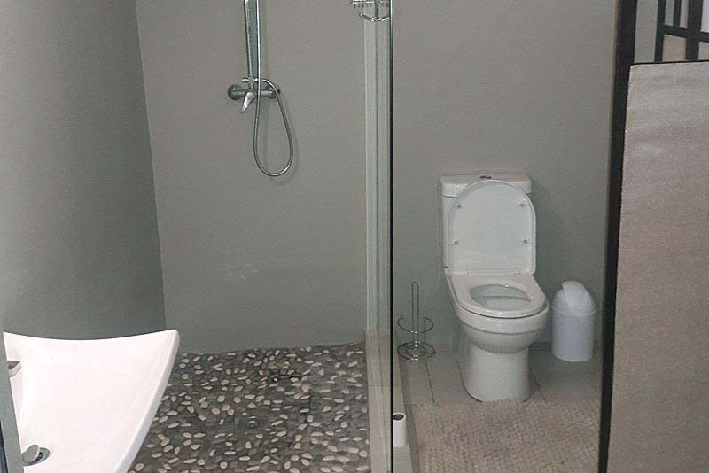 3 Bedroom House Main Ensuite Bathroom