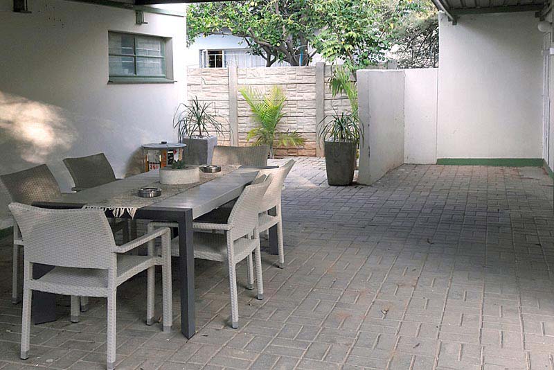 3 Bedroom House Patio - Spinoza Self Catering Windhoek