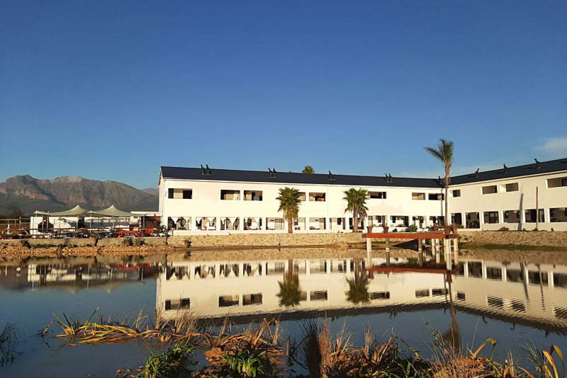 32 rooms: sleeps 48 or 70 for school groups 