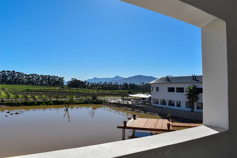 9 rooms have their own braai