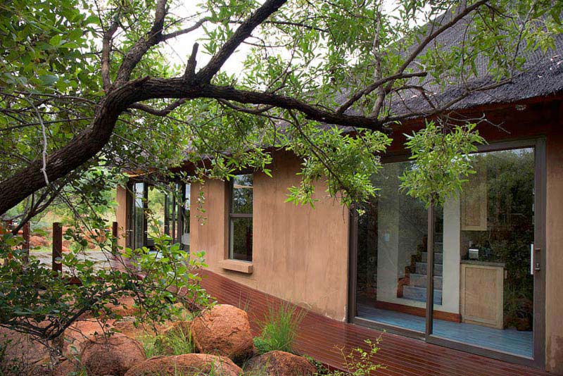 Patio to rooms
