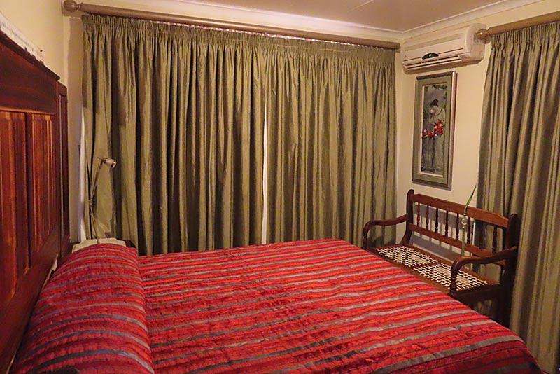 Main Bedroom with queen size bedroom