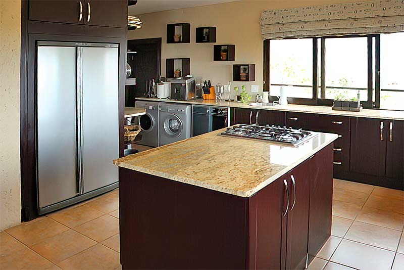 Itaga View - kitchen