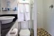 Twin bedroom en-suite
