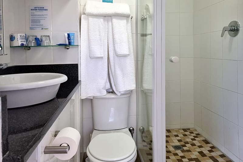 Twin bedroom en-suite