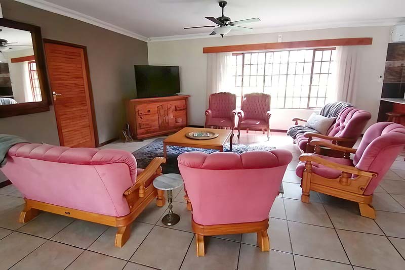 Delux Unit Lounge