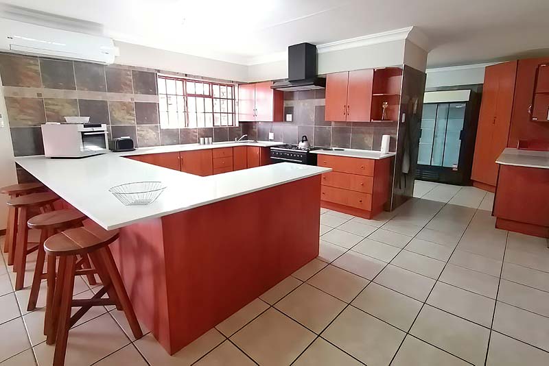 Delux Unit Kitchen
