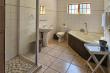 Delux Unit Room 1 Ensuite Bathroom