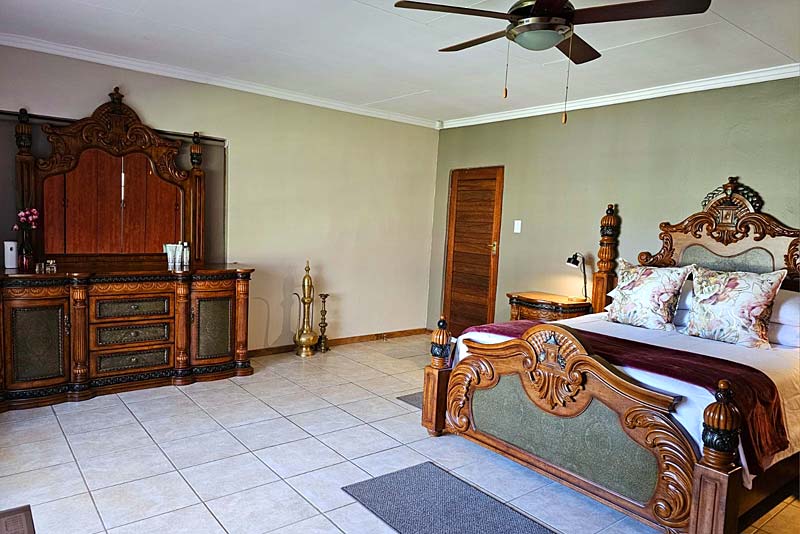 Delux Unit Room 2