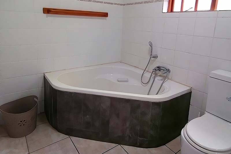Delux Unit Room 2 Ensuite Bathroom
