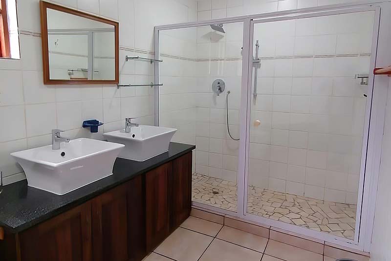 Delux Unit Room 2 Ensuite Bathroom