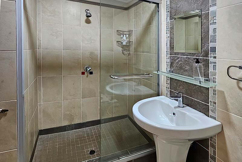Family Unit Room 2 Ensuite Bathroom