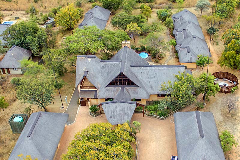 Main lodge with overview of the 6chalets