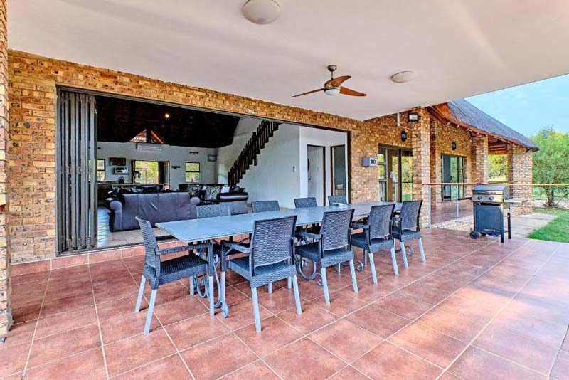 Seating area/patio furniture