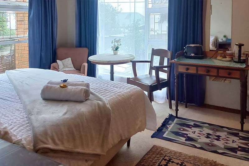 Opstal Herberg - Good News Guest Room