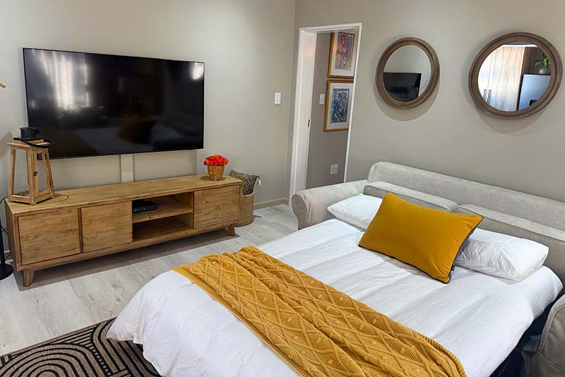 Double Sleeper Couch - not for heavies or two adults