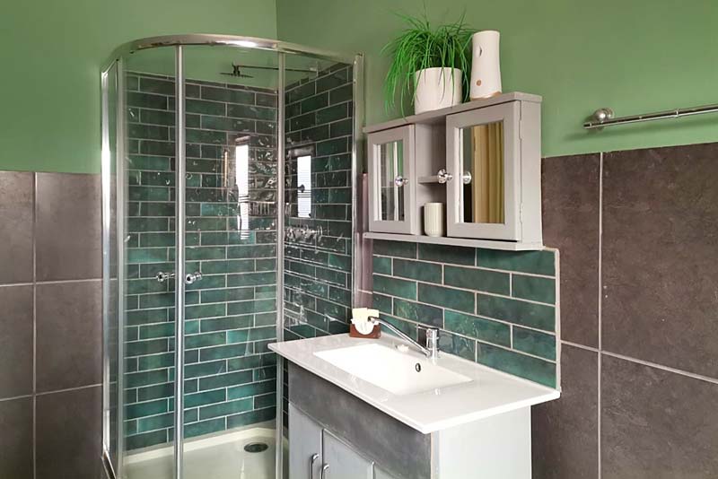 Room 3 Bathroom 