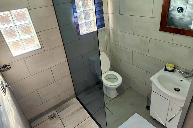 Room 5 Bathroom 