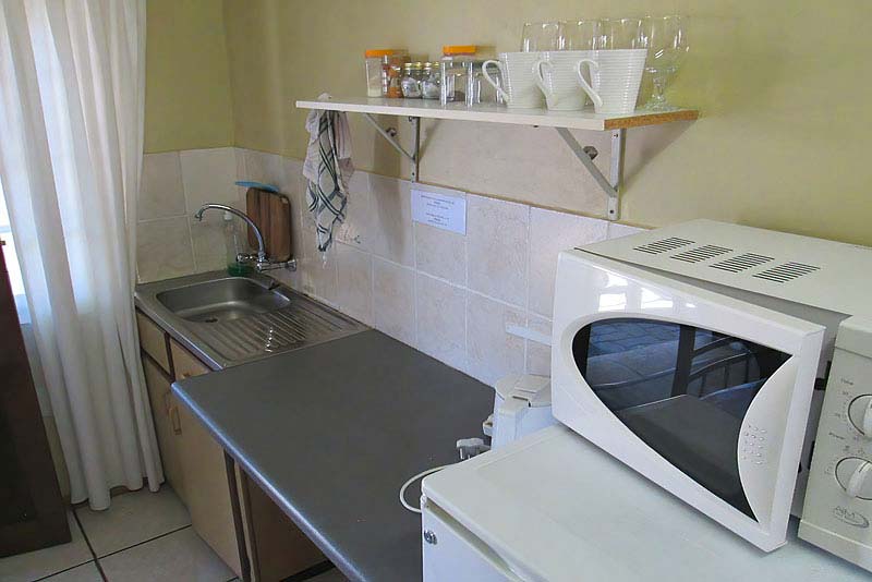 Room 1 kitchen - Bedrock Self Catering in Bloemfontein
