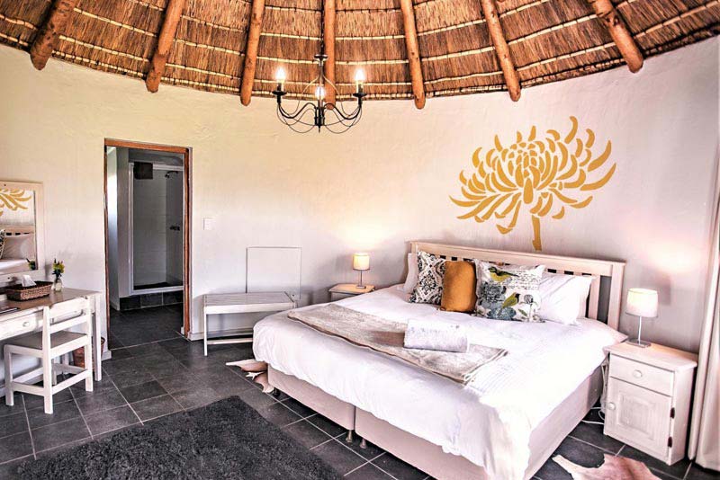 Double en-suite Rondavel - Bella Manga Country Escape - self catering in Plettenberg Bay