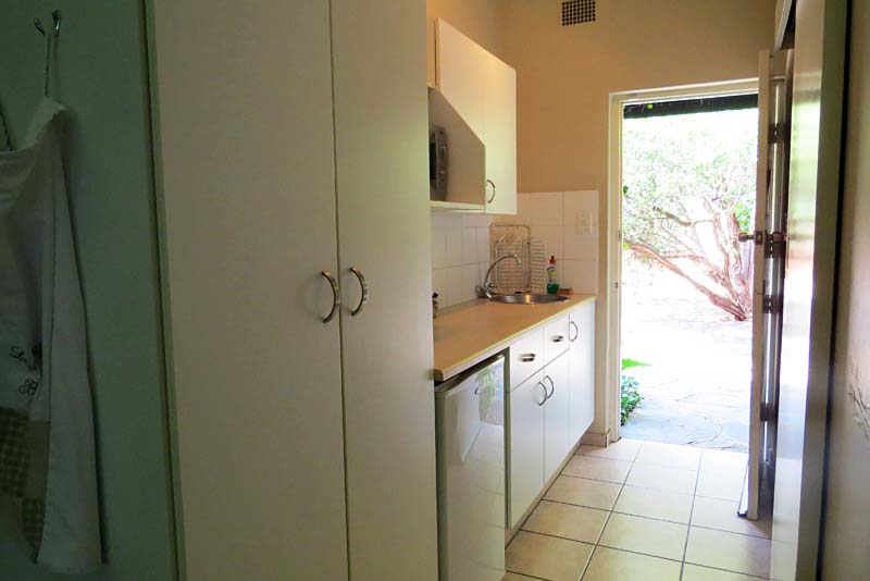 Double apartment kitchenette - Dunkelly self catering in Irene, Centurion