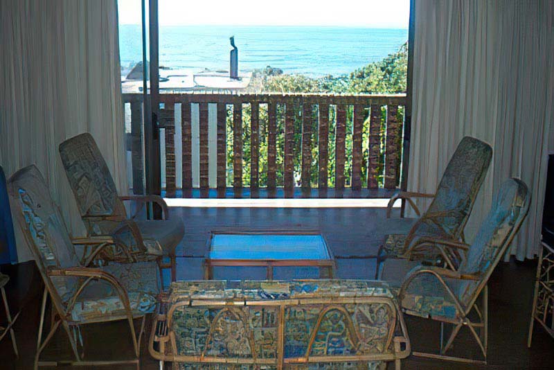 Sea view from sitting/dining room