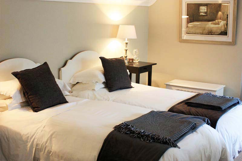 Bedroom 2 (twin beds) - Kaapse Draai Bed and Breakfast Constantia, Cape Town