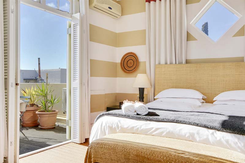 Gandhi Bedroom - Liberty Lodge - Bed and Breakfast Cape Town