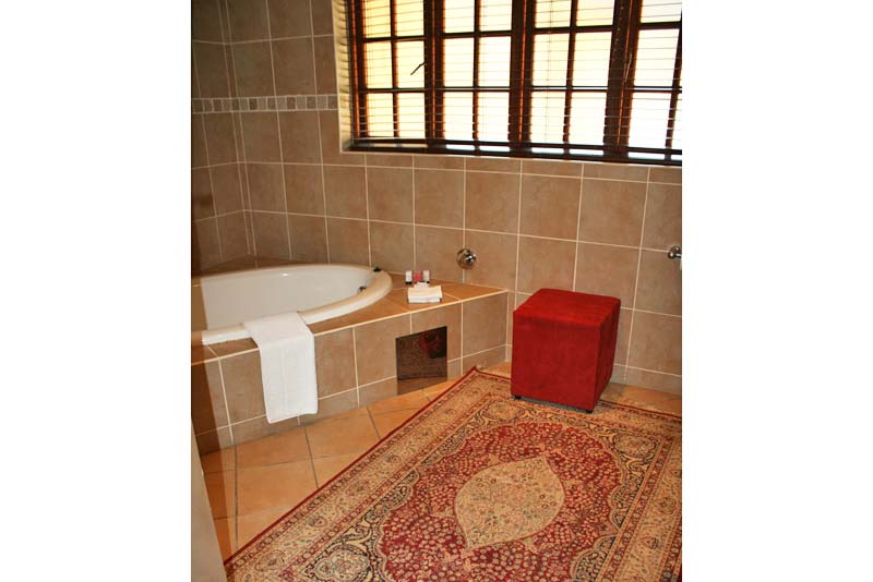 Luxury suite 4 bathroom
