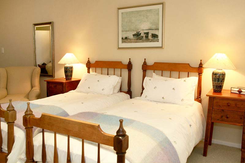 Moonglow Guest House - bed and breakfast Glencairn, Simon's Town, Cape Town