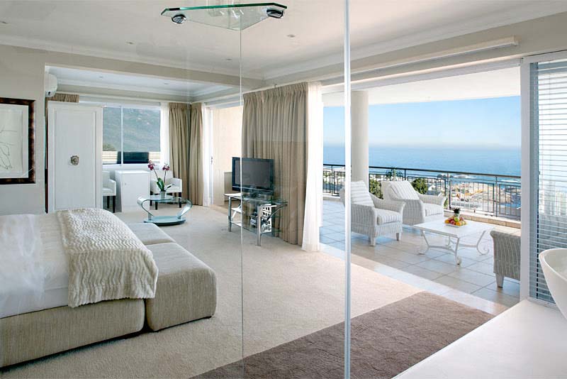 Room 8 - 3 On Camps Bay luxury Boutique Hotel