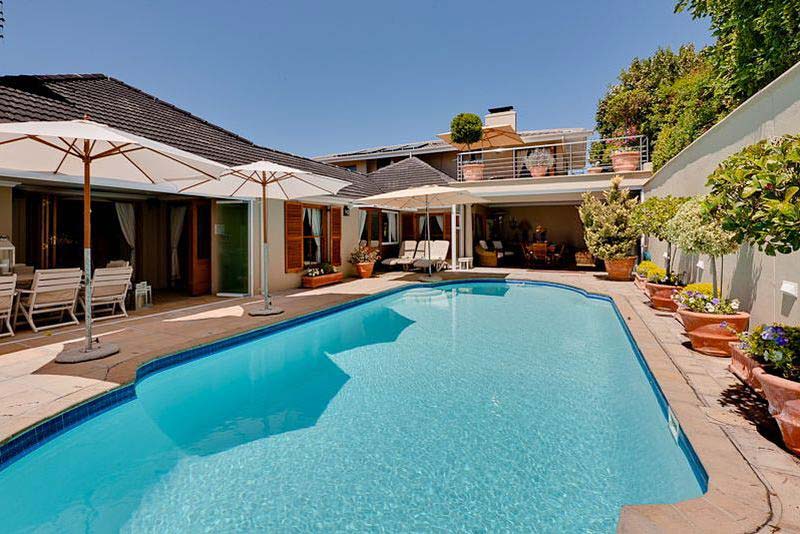 Solar heated Swimming pool - Le Bonheur - self catering Constantia, Cape Town