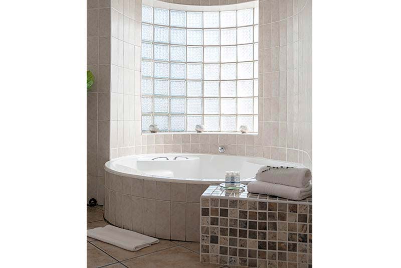 Luxury Suite - Bathroom Room 1