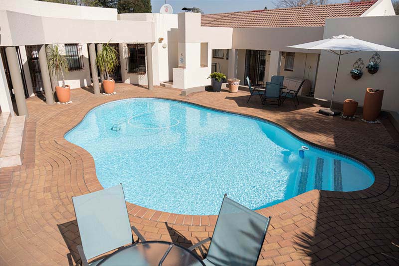Swimming Pool @President Lodge - Bed and Breakfast Eastleigh, Edenvale