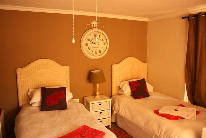 English Room - Double Room with fridge and en-suite bathroom