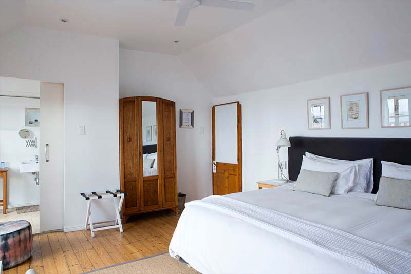 Chartfield Guesthouse - bed and breakfast accommodation in Kalk Bay, Cape Town.