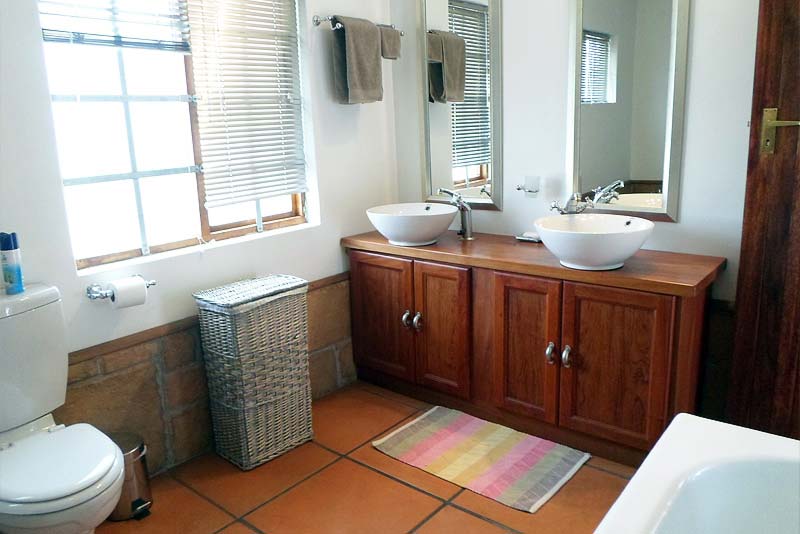 Bathroom unit 4 - Waterkloof Self Catering Waterkloof, Pretoria