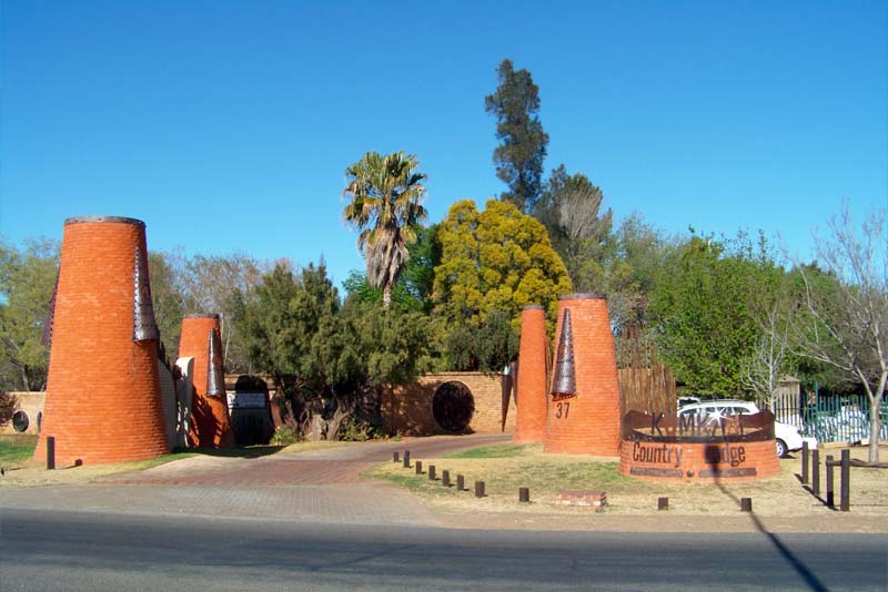 Entrance (Street View) - Kumkani Country Lodge - Self Catering in Potchefstroom