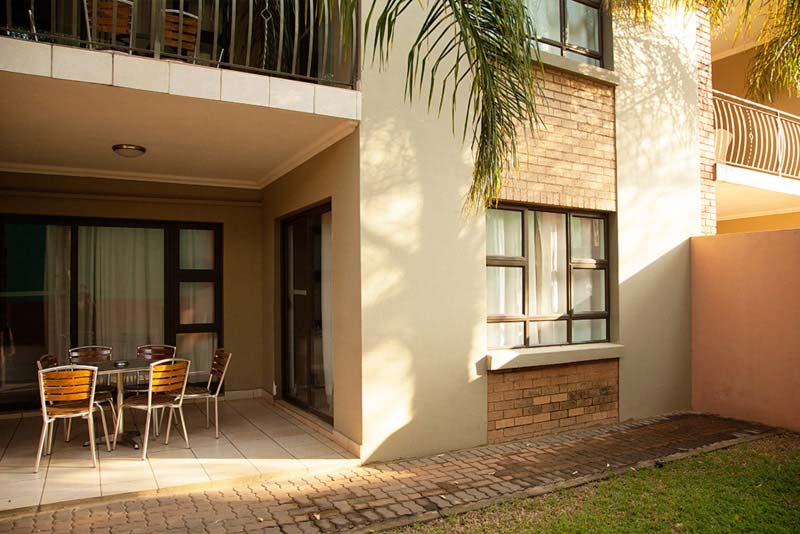 Patio - Palm Valley Inn's self-catering Hartbeespoort