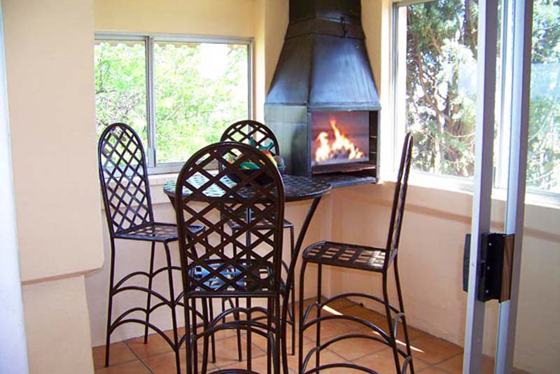 Three Tops indoor braai & fireplace to stave off any chill!