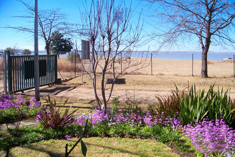 Lakeview on Vaal's secure entrance.