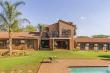Peter's Guesthouse - Bed and Breakfast in Equestria, Pretoria
