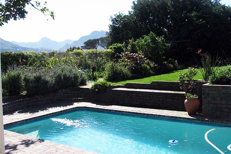 Paradiso Guesthouse - bed and breakfast in Constantia, Cape Town
