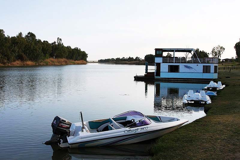 Broadwater River Estate - self catering on the Vaal River near Douglas