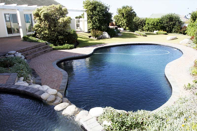 Pool area - The Potting Shed - Self Catering Hermanus
