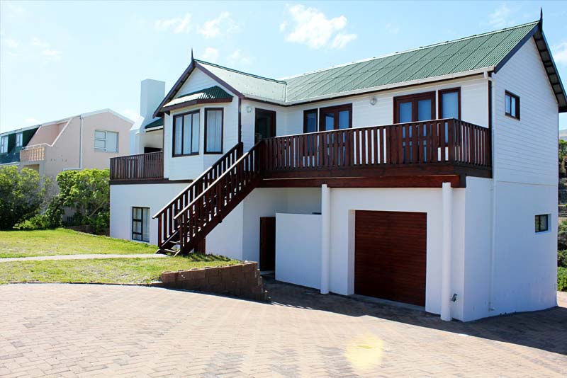 House on sea front with 180 degree sea view, Pearly Beach, Gansbaai