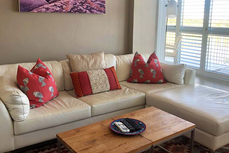 Lounge - Beach Villa self catering Mouille Point, Cape Town