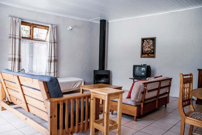 Cottage Annex - living room