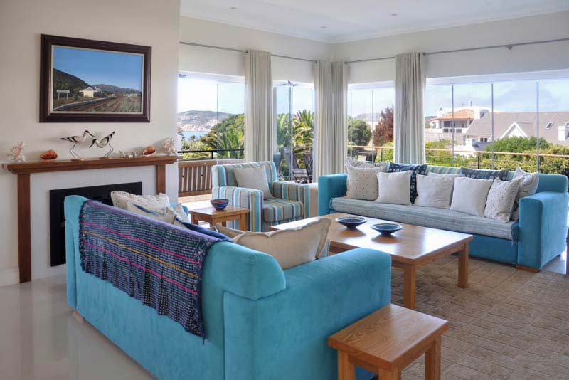 Open plan lounge with Robberg Peninsular in the distance